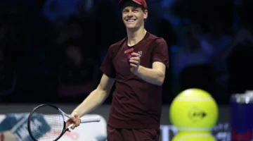 تنسسينر يفتتح دفاعه عن اللقب بقوة في تورينو